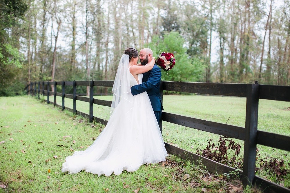 Featured Bride Friday: Hilary. Desktop Image